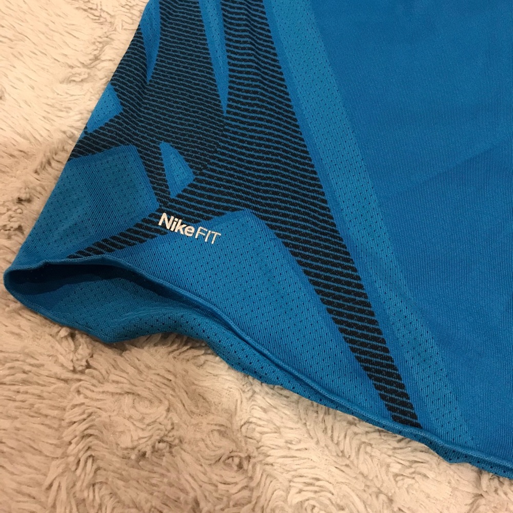 Small Nike Racerback Tank - Picture 3 of 10